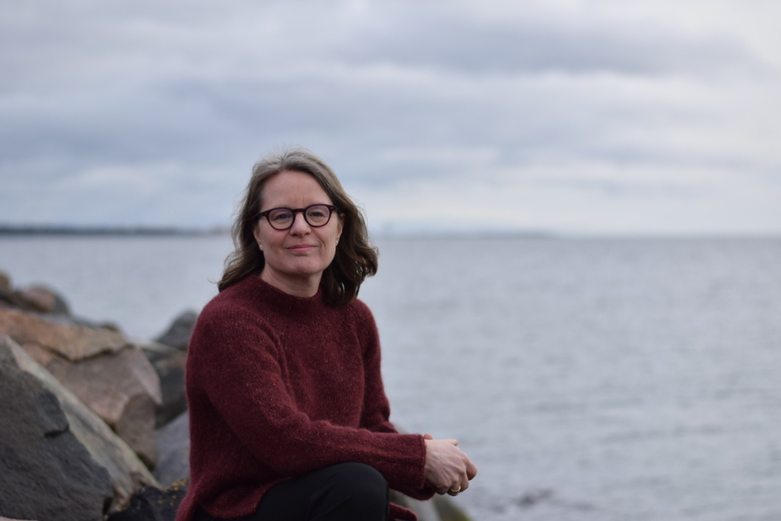 Susanne Duval, borgerlig begravningsofficiant vid havet